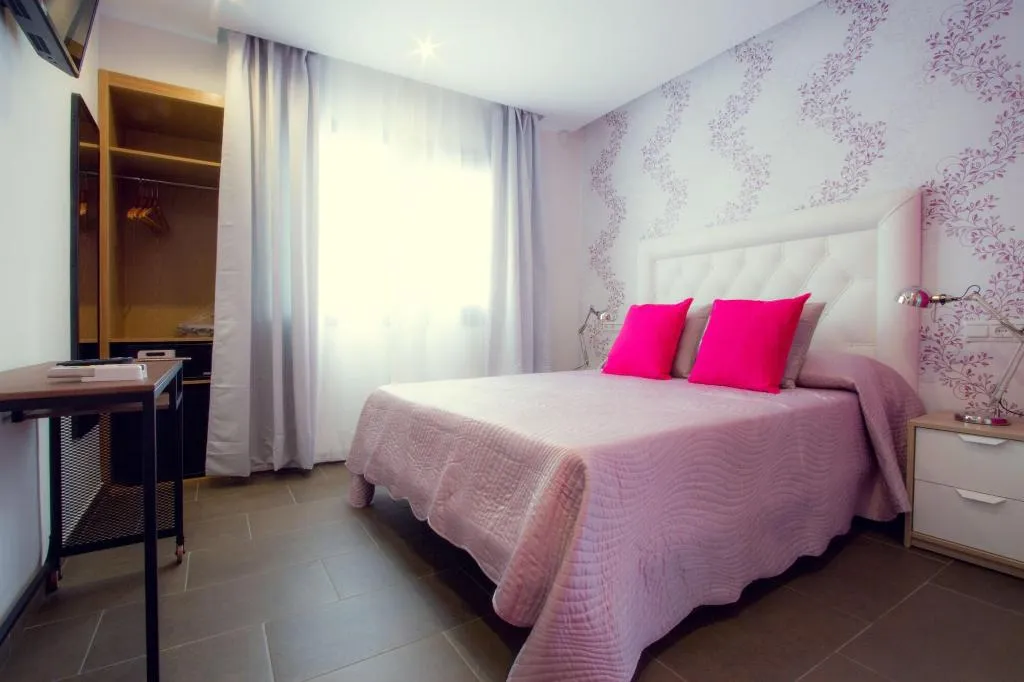 Room, Pixel, Costa Del Sol