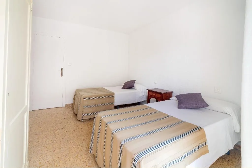 APARTMENT THREE BEDROOMS TWO BATHROOMS Room, Apartamentos Maja Beach, Costa Blanca