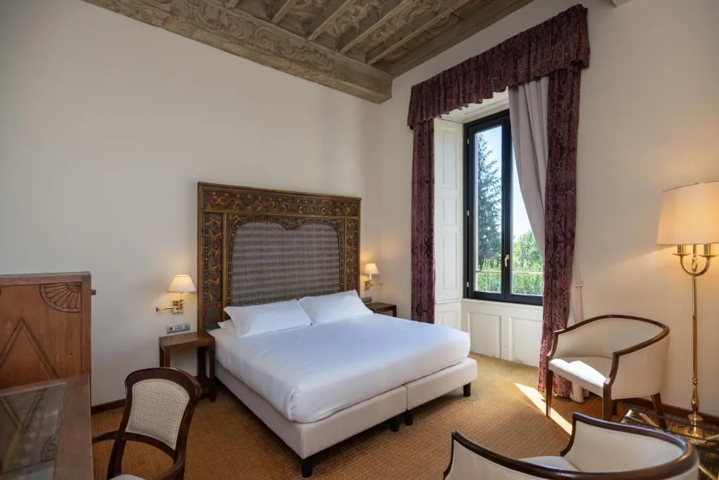 SUITE CAPACITY 3 Room, Hotel Villa Porro Pirelli, Milan