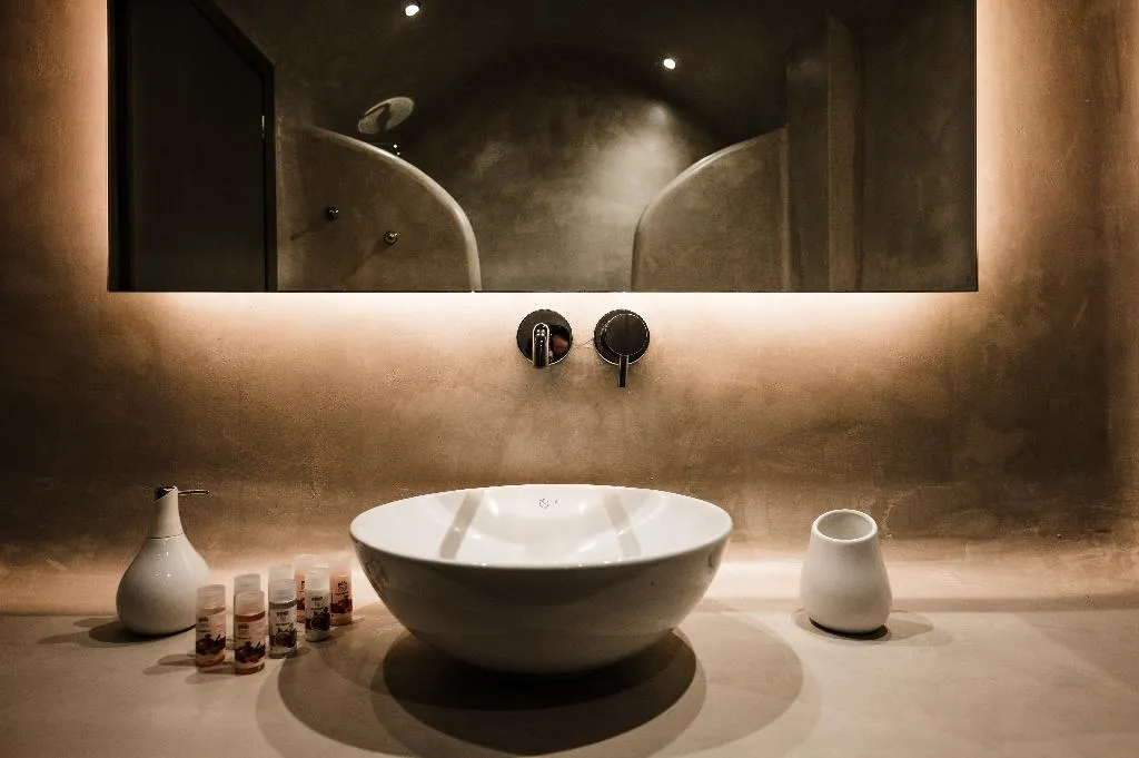 SUITE WITH PRIVATE POOL Room, Amphitrite Suites Santorini, Santorini