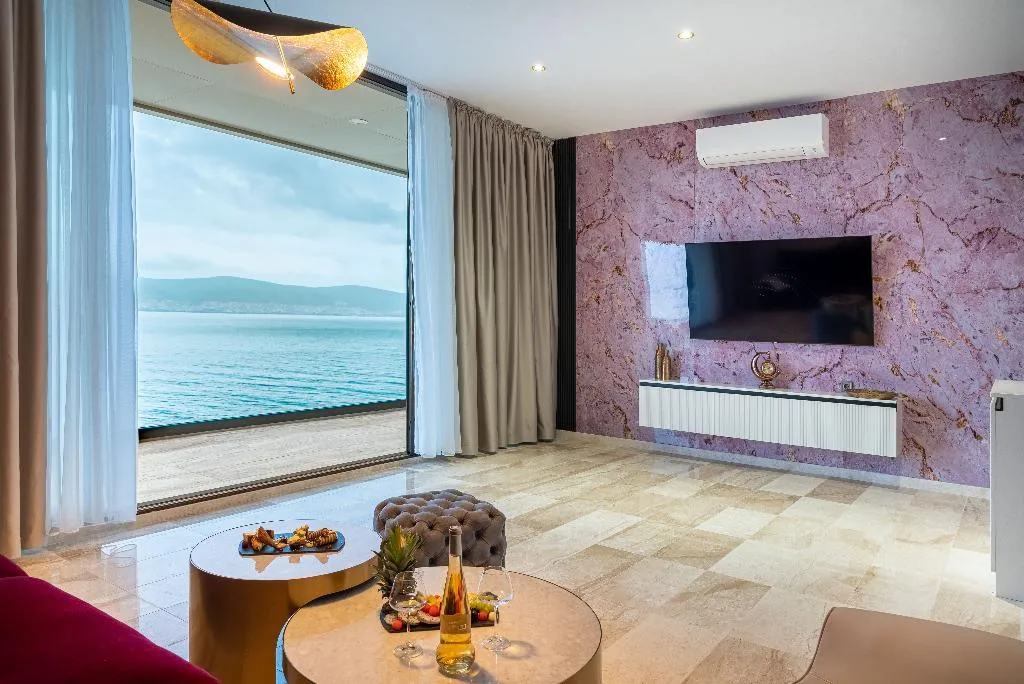 APARTMENT PENTHOUSE WITH VIEWS Room, Paradiso Dreams, Bourgas