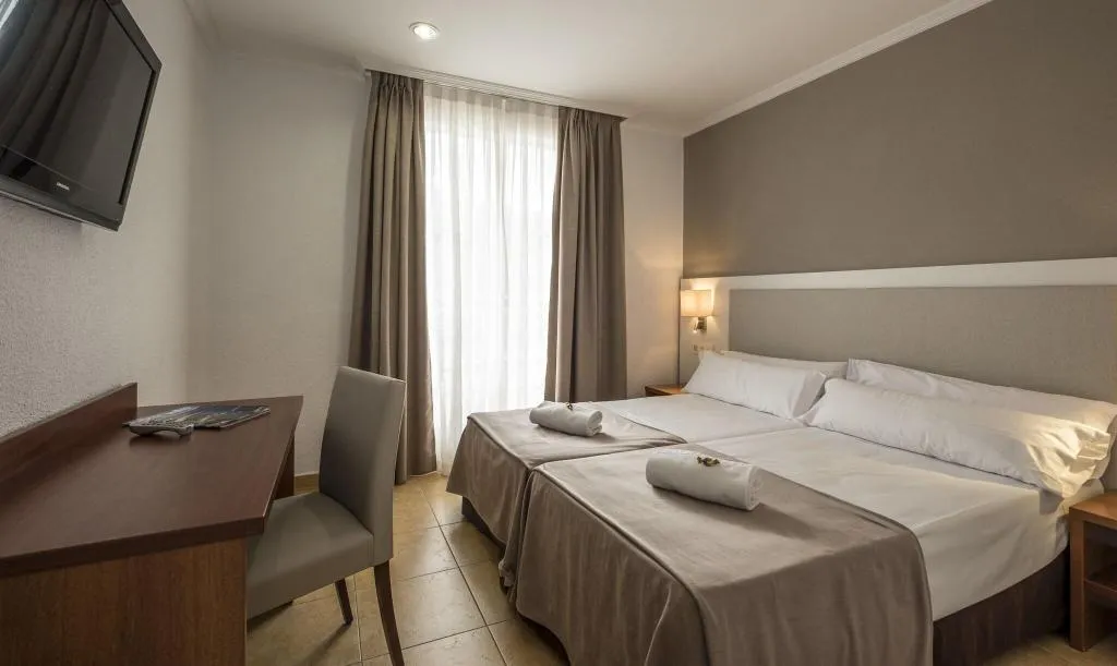 FAMILY ROOM TWO BEDS Room, Rosamar & Spa, Costa Brava