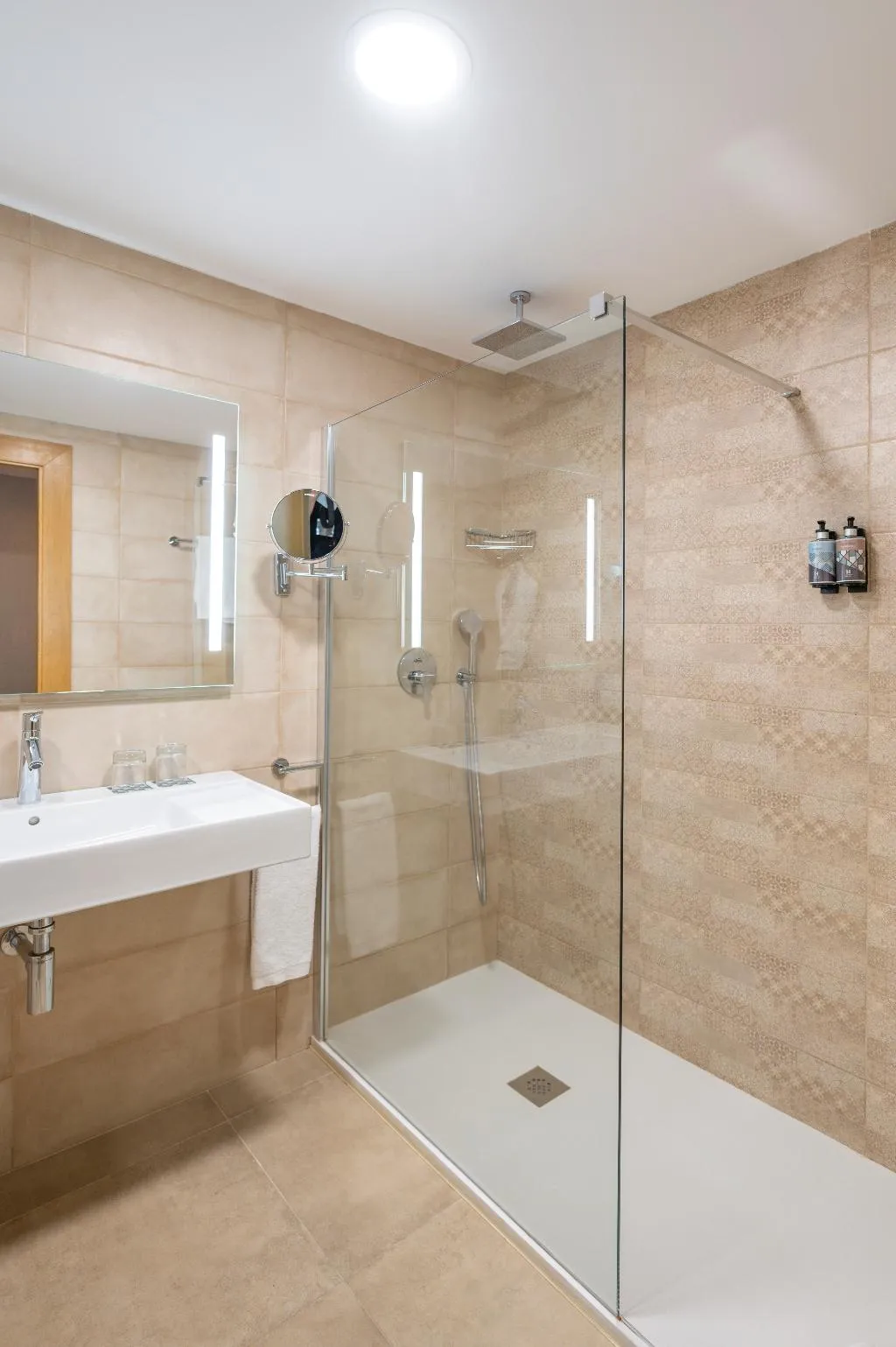 JUNIOR SUITE STANDARD Room, Hesperia Sant Just, Barcelona