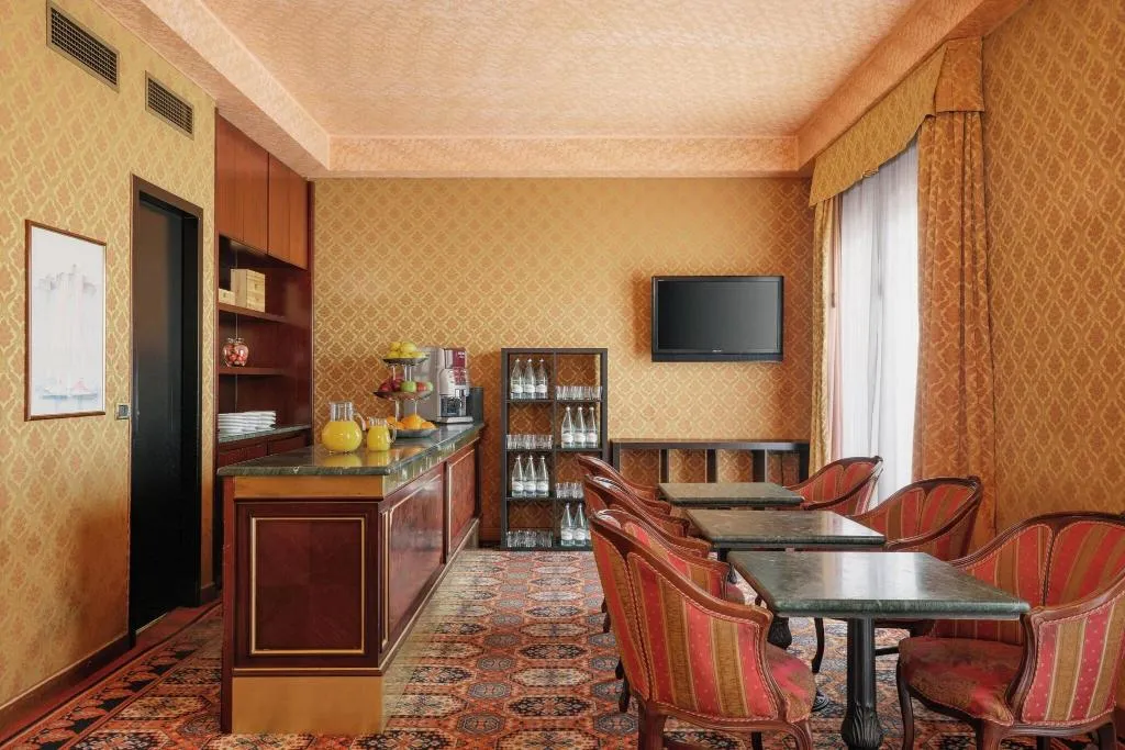 SUITE Presidential Room, Marriott Hotel Milan, Milan
