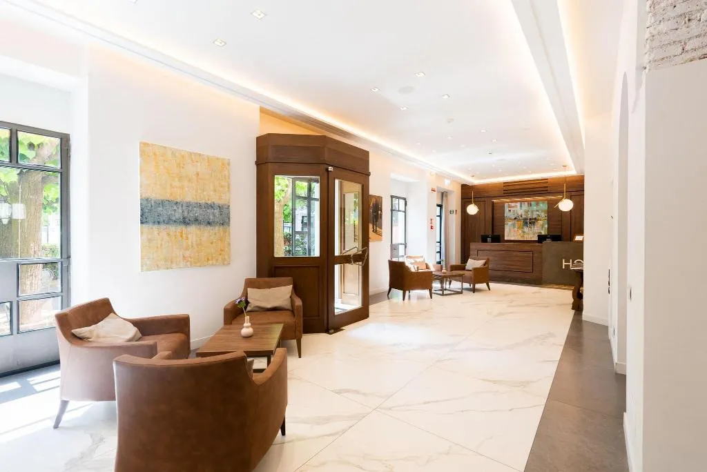 Lobby, Albergo Centrale, Milan