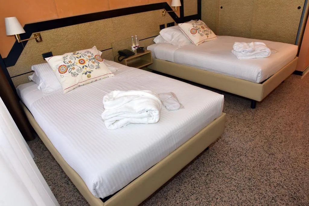 TWIN STANDARD Room, Hotel Diamante, Milan