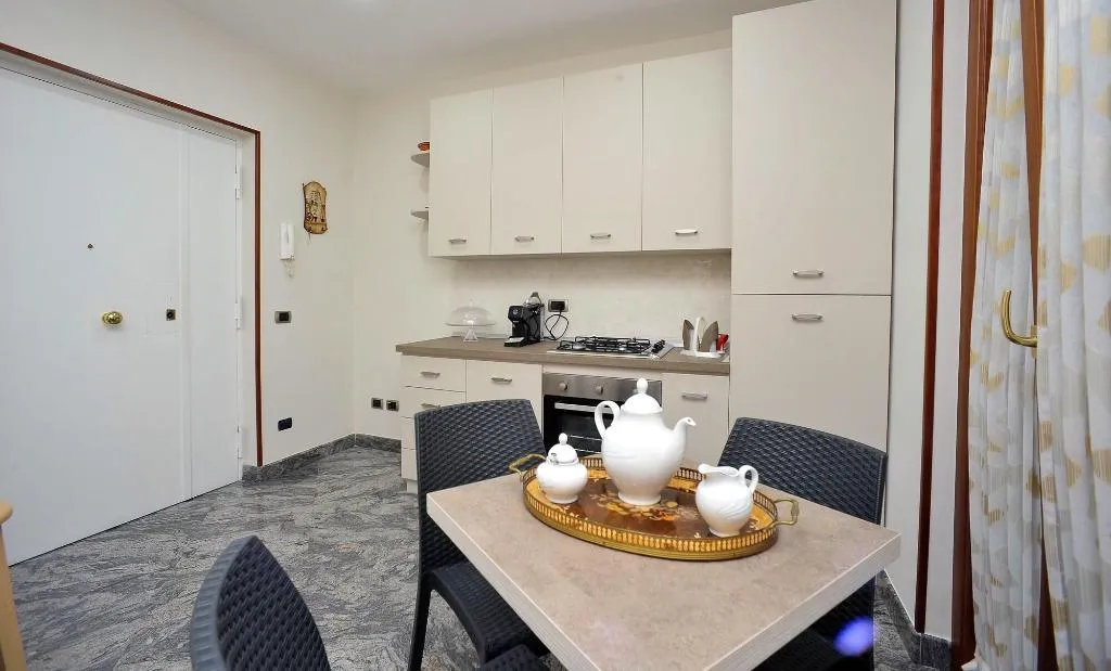 Sports and Entertainment, B&B Cornelia, Naples