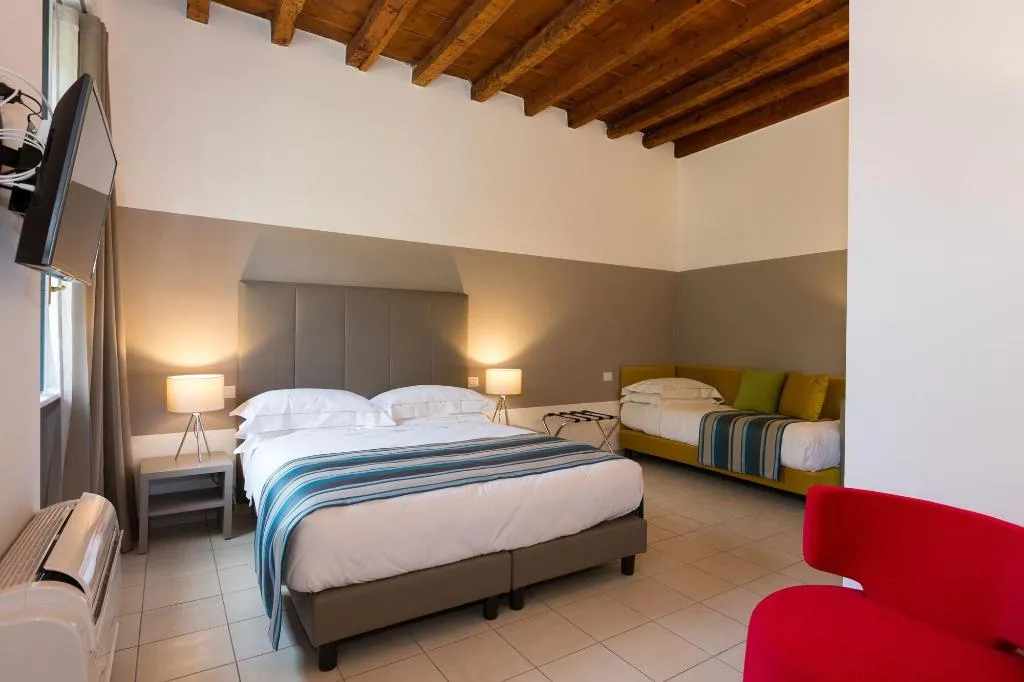 Room, La Corte Antica Hotel Milano, Milan