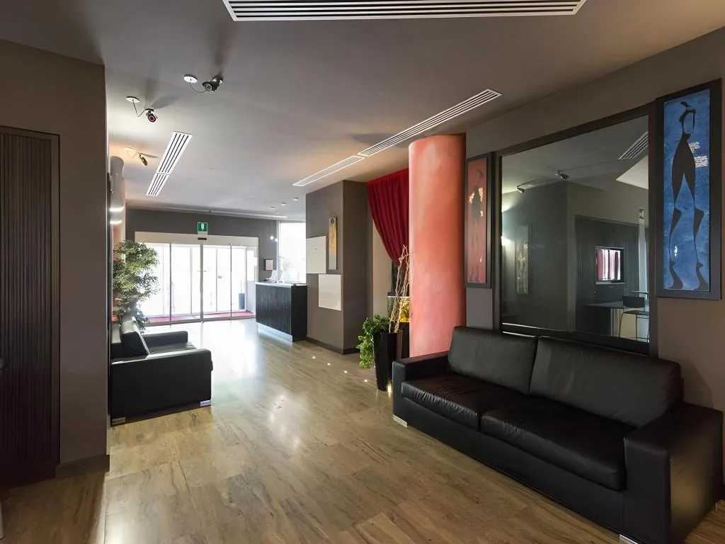 Lobby, Residence Cenisio, Milan