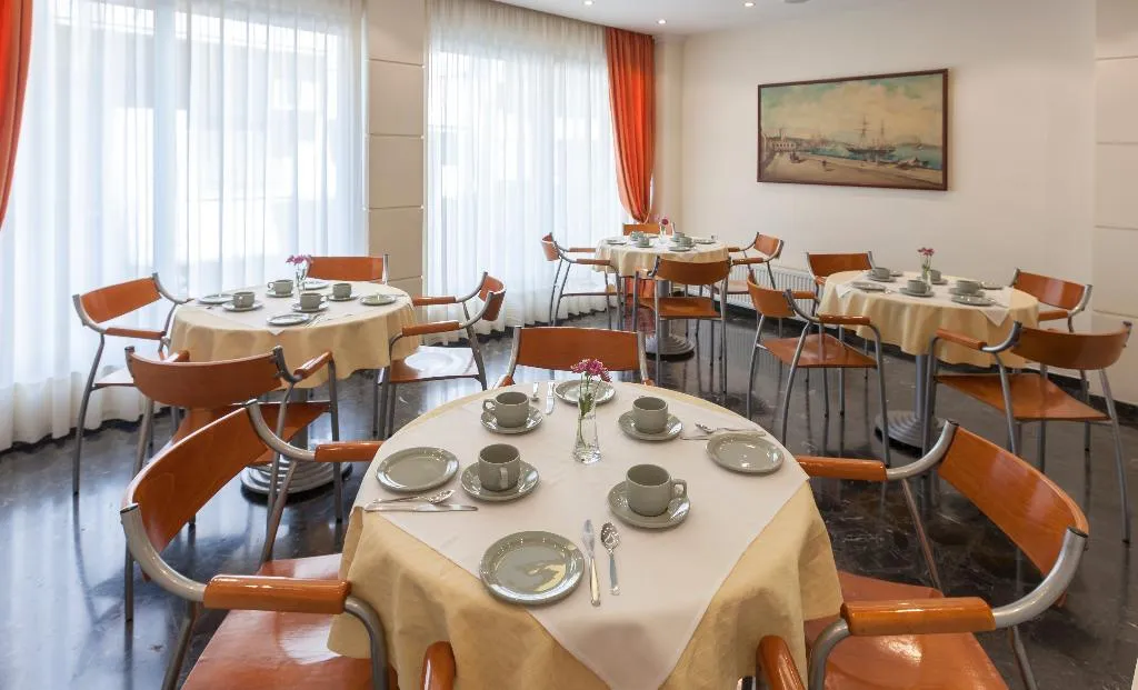 Restaurant, Lilia Hotel, Athens