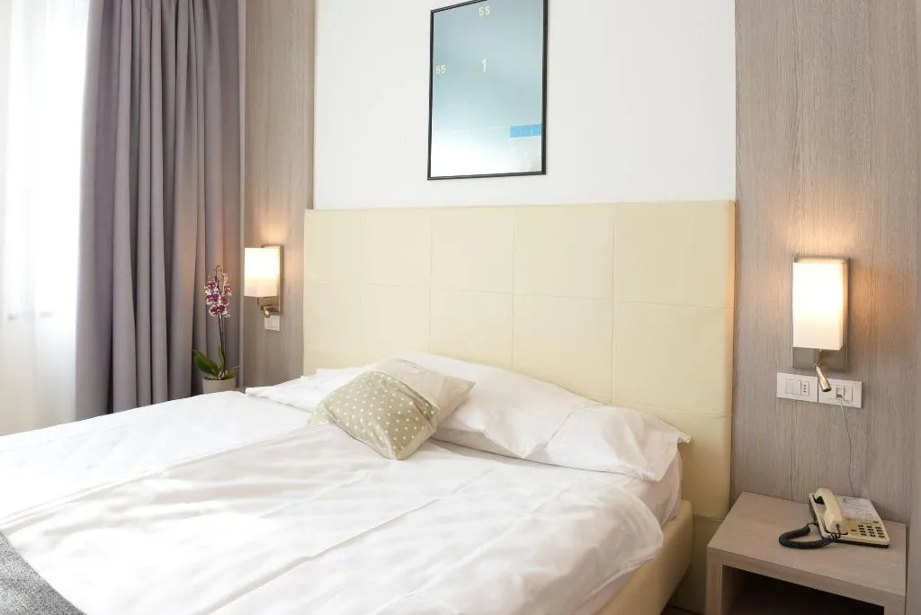 Room, Hotel Venezia, Milan