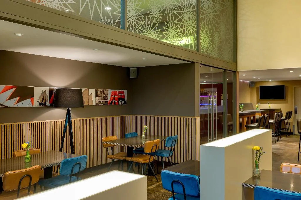 Bar, Movenpick Hotel Amsterdam City Centre, Amsterdam