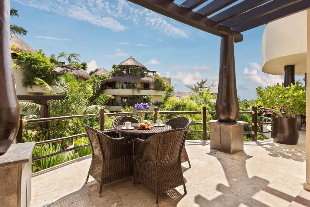 Room THREE BEDROOMS Room, El Taj Ocean Front and Beachside Condo Hotel, Playa Del Carmen