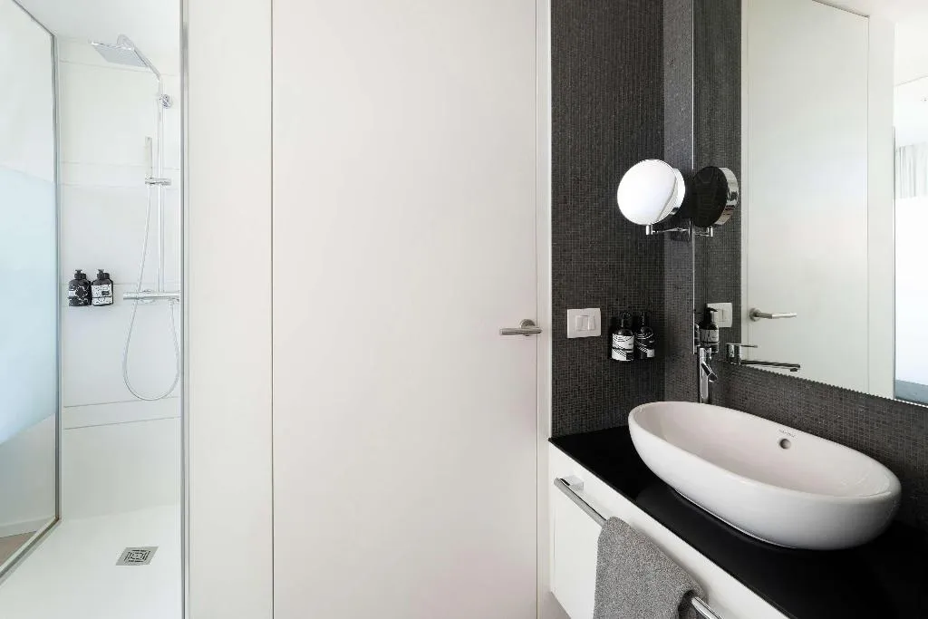 Room CONNECTING ROOM Room, Innside Milano Torre Galfa, Milan
