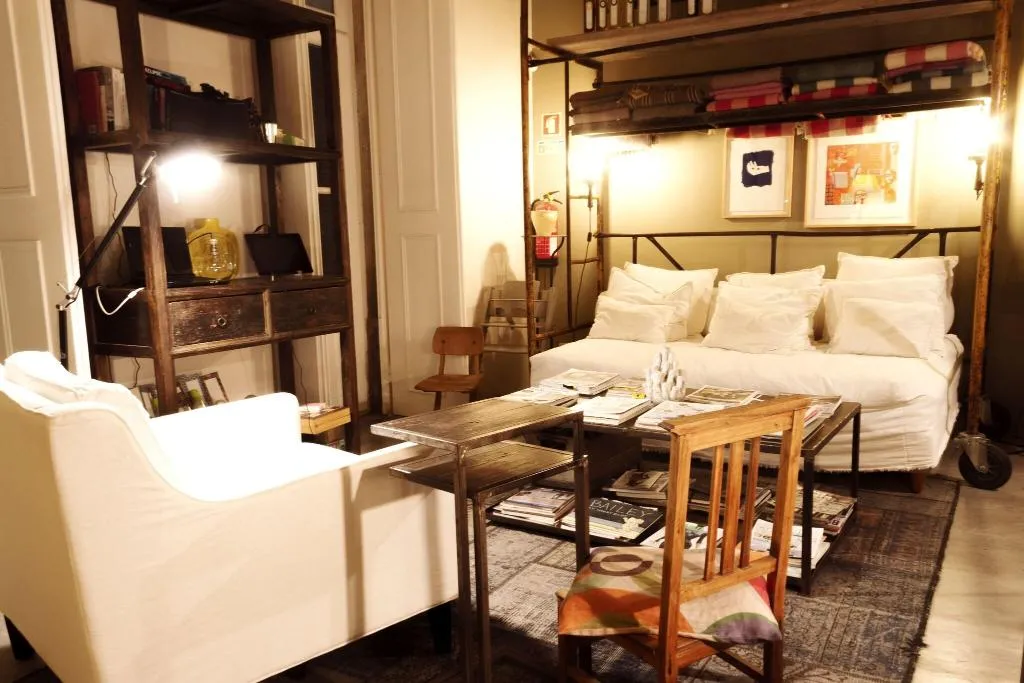 Room, Casa Das Janelas Com Vista, Lisbon
