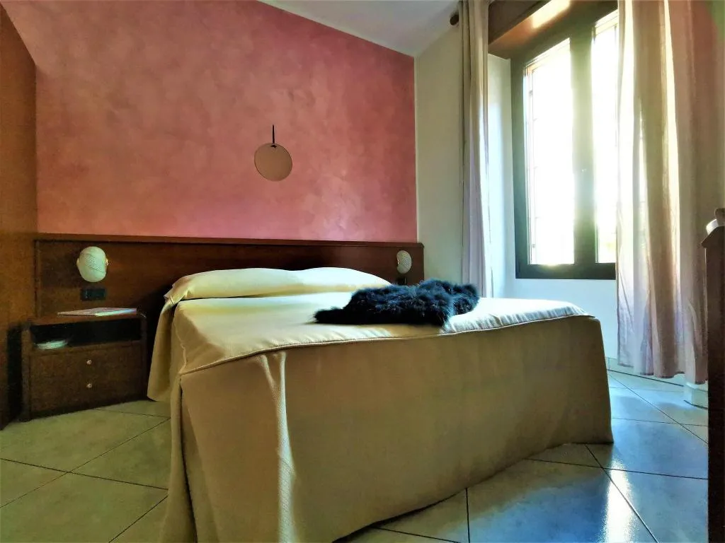 DOUBLE STANDARD Room, Hotel Venini, Milan