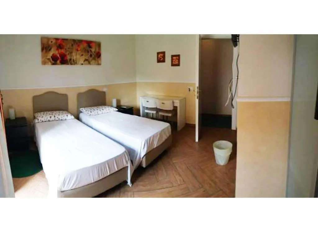 Room, Casa Celeste, Rome