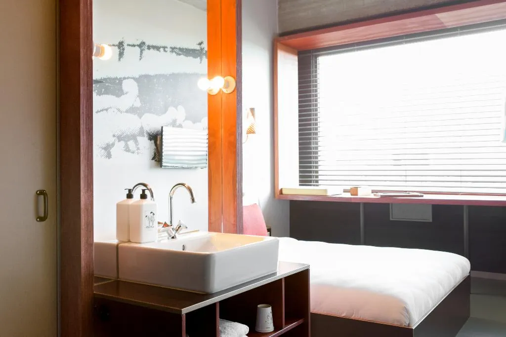 DOUBLE STANDARD Room, Volkshotel Amsterdam, Amsterdam