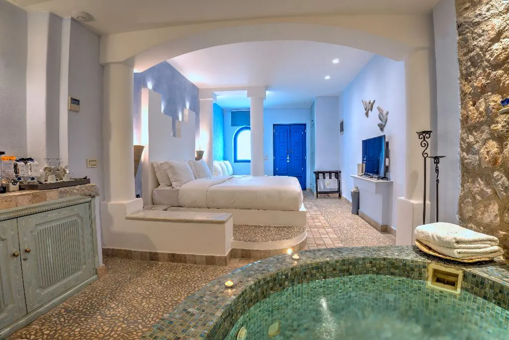 JUNIOR SUITE STANDARD Room, Astarte Suites, Santorini