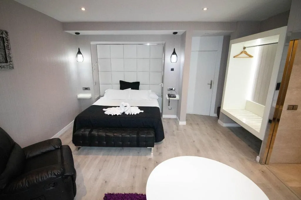 SUITE WITH DOUBLE BED Room, Avenida de España, Madrid