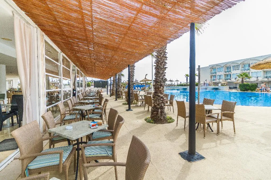 Terrace, Eix Platja Daurada Hotel & SPA, Majorca