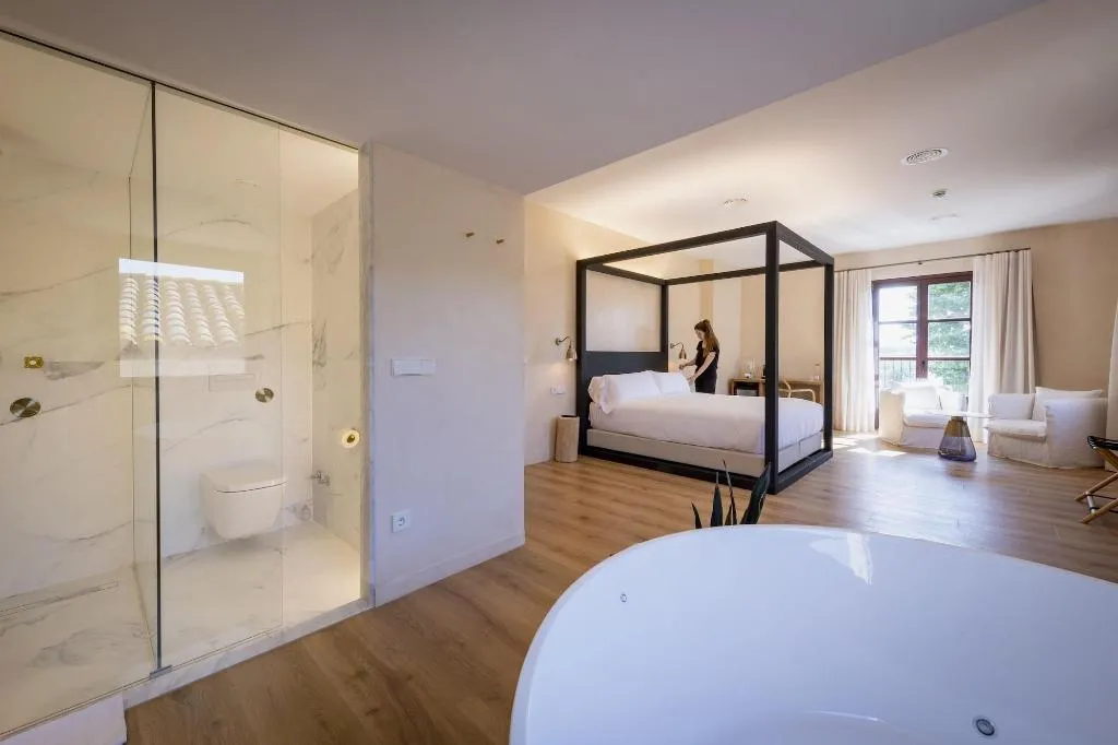 Room, Palau Macelli, Costa Brava