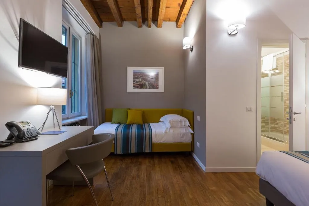 Room, La Corte Antica Hotel Milano, Milan