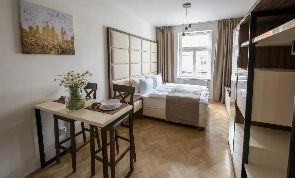 Room, Letna Garden Suites, Prague