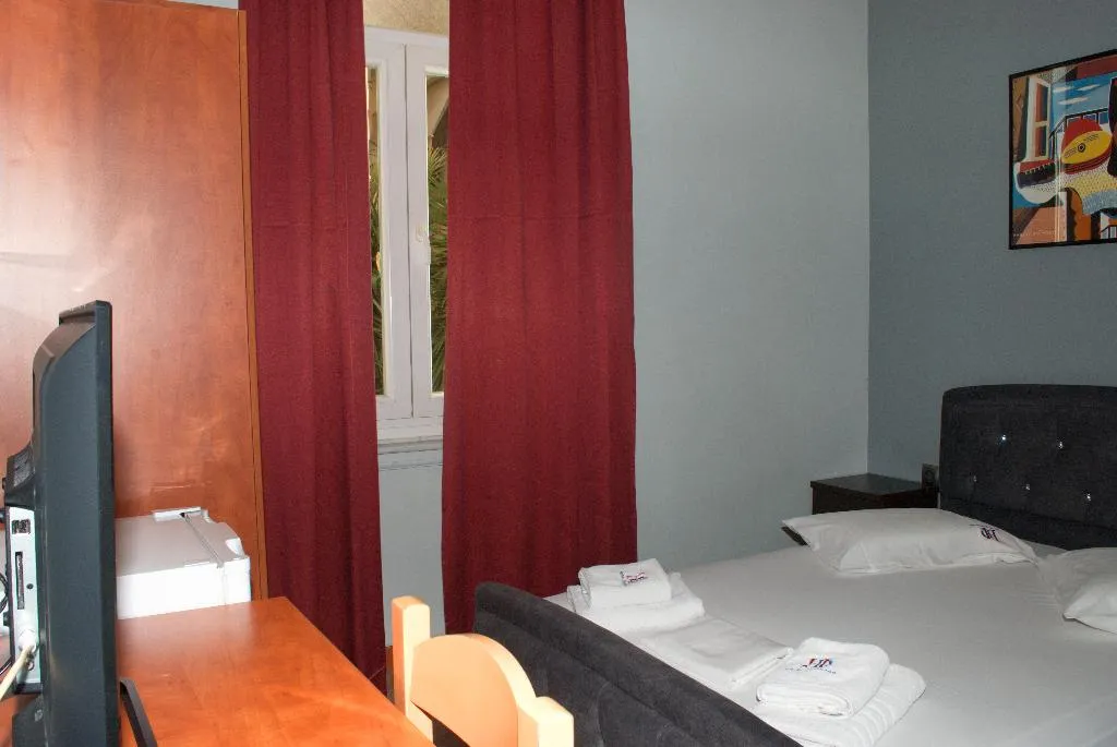 Double or Twin CLASSIC Room, Diethness, Athens