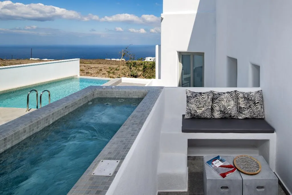 SUITE DELUXE SEA VIEW WITH BALCONY Room, Seven Suites, Santorini