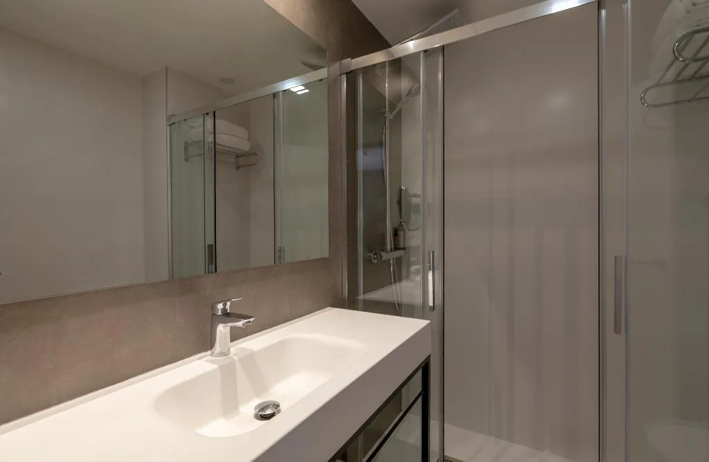 TRIPLE STANDARD Room, Porcel Ganivet, Madrid