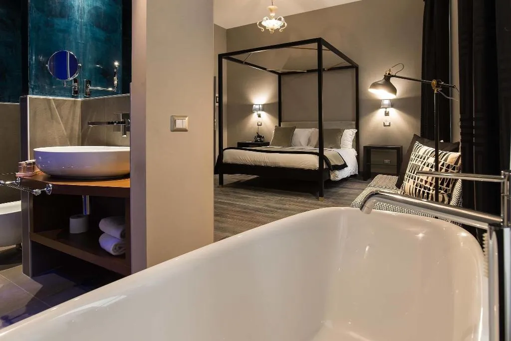 DOUBLE DELUXE QUEEN BED Room, Colonna Suite Del Corso, Rome