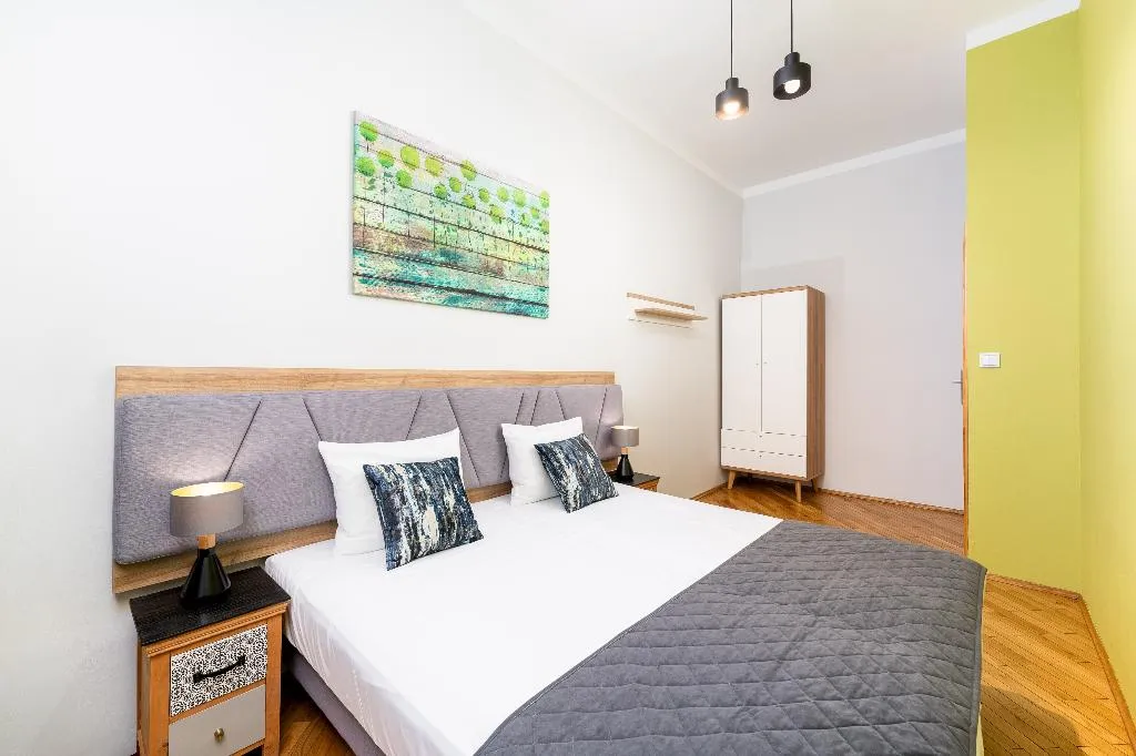 APARTMENT DELUXE THREE BEDROOM Room, 1898 Parkside Boutique Residence, Krakow