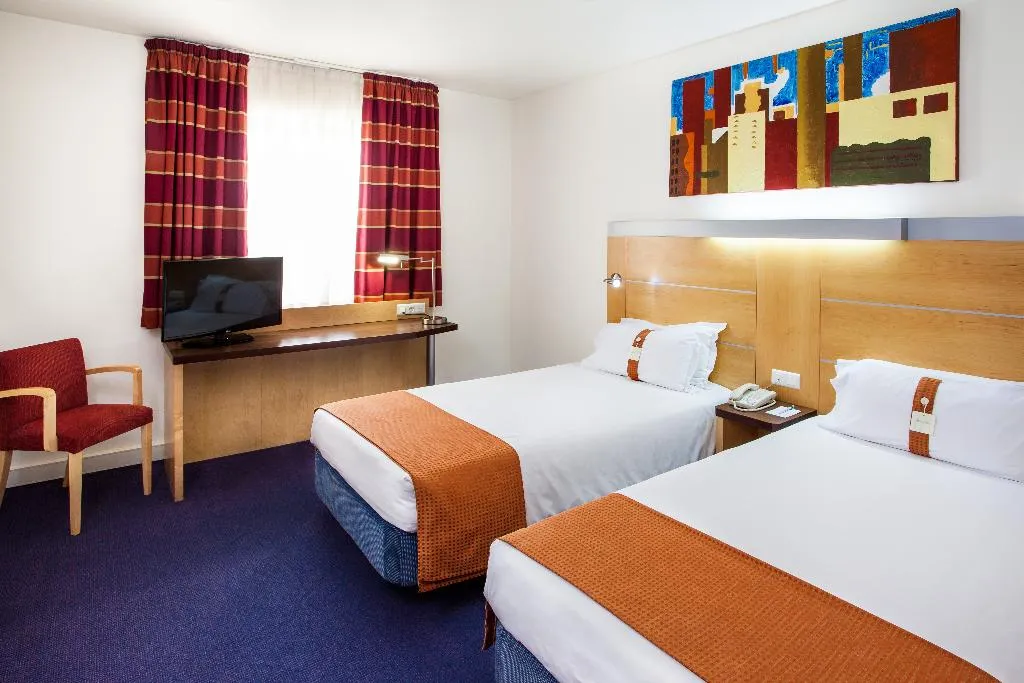 DOUBLE NON SMOKING Room, Holiday Inn Express Lisbon-Oeiras, Lisbon