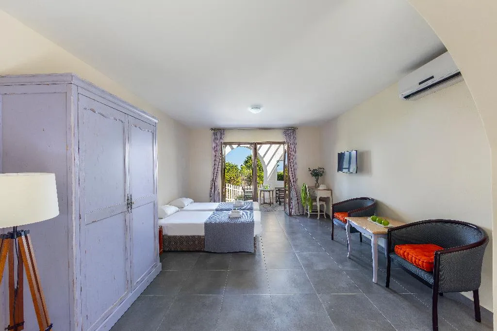 FAMILY ROOM STANDARD Room, Latchi Family Resort, Cyprus