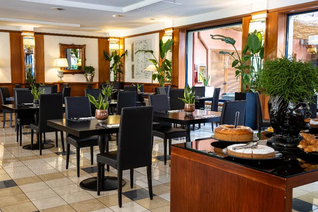 Restaurant, Grand Hotel Tiberio, Rome