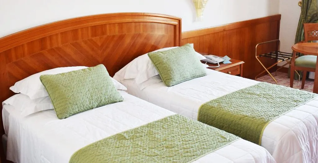 Double or Twin BASIC Room, Grand Hotel Cesare Augusto, Naples