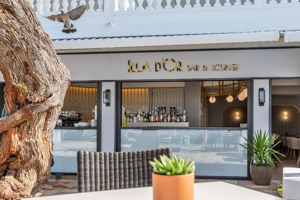 Bar, Hotel Illa D'or & Club Apartaments, Majorca