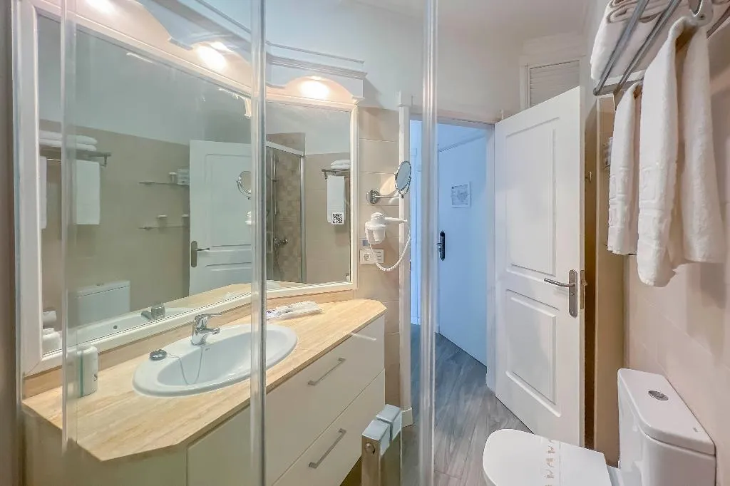 Room, Parque del Sol, Tenerife