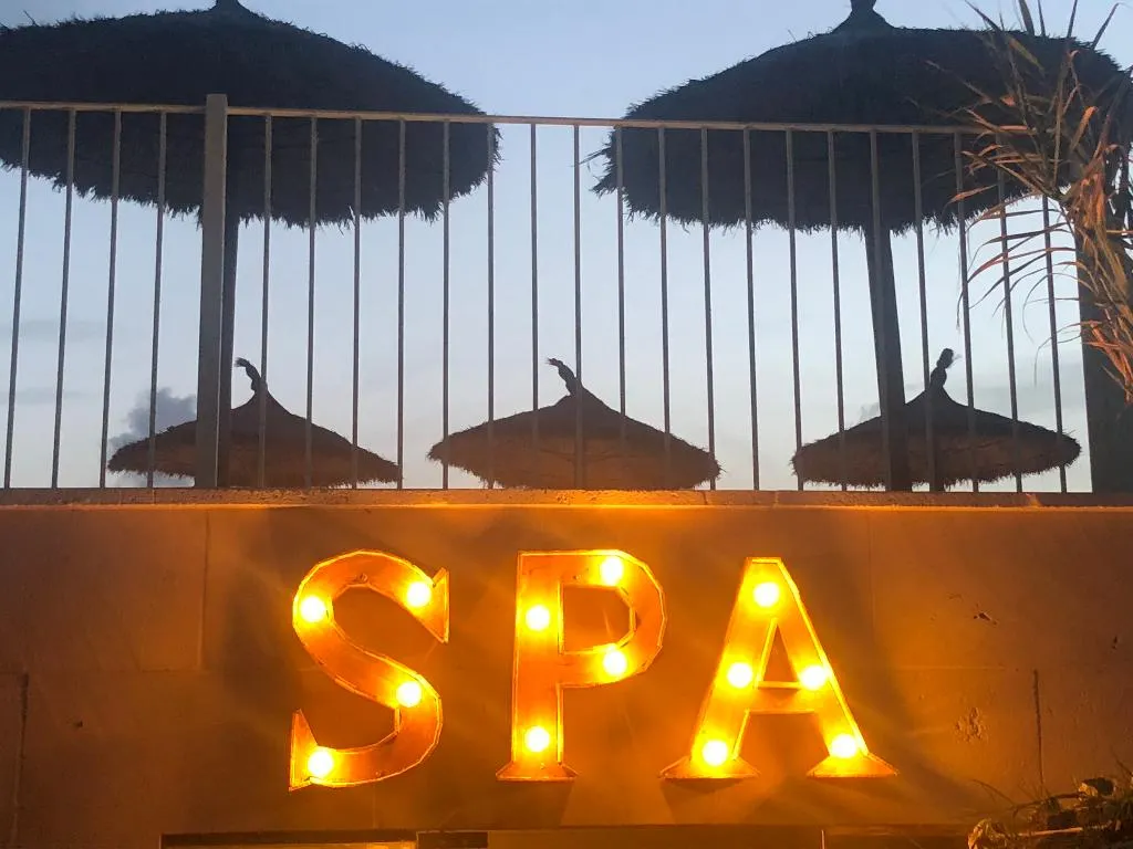 Sports and Entertainment, Es Turo, Majorca
