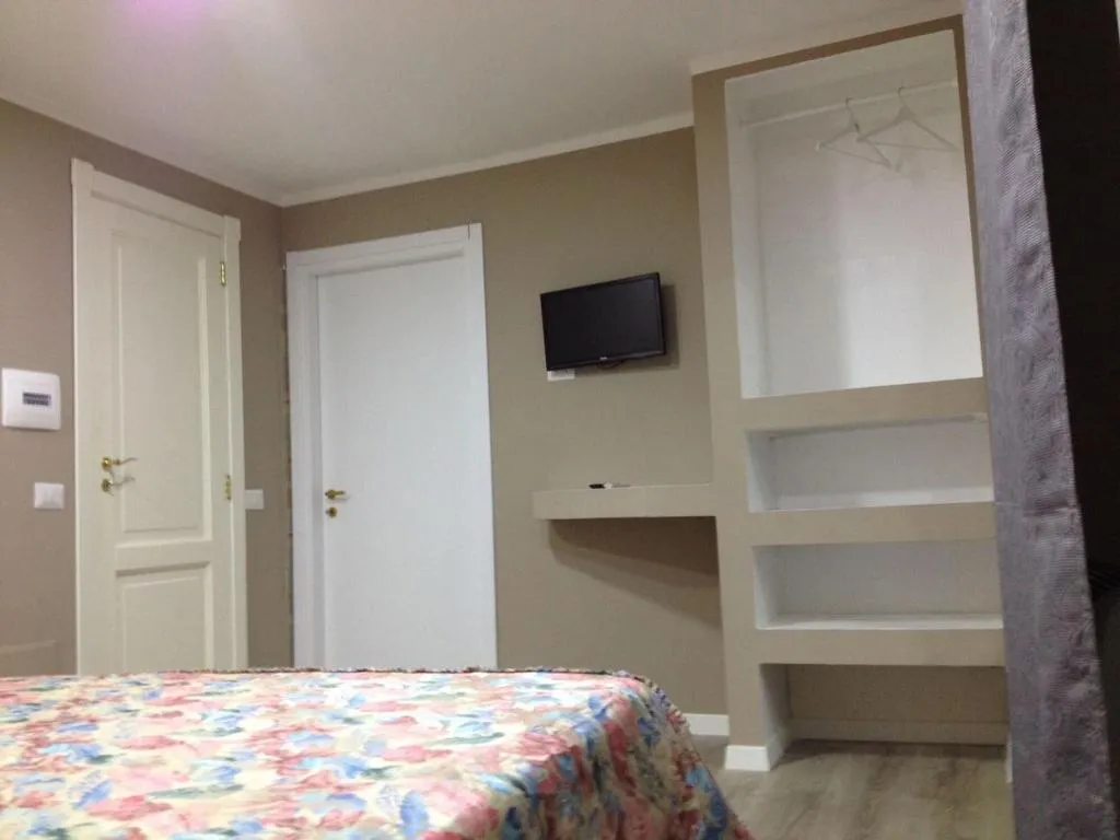 Room, Napoli Centro, Naples
