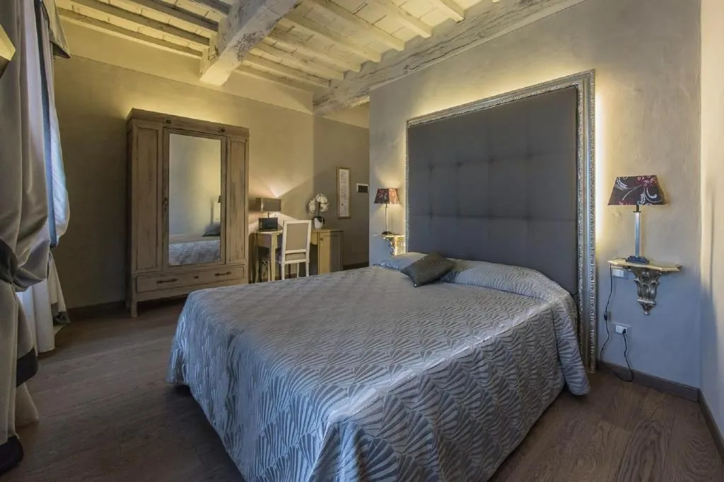 Room, Villa Casagrande, Florence