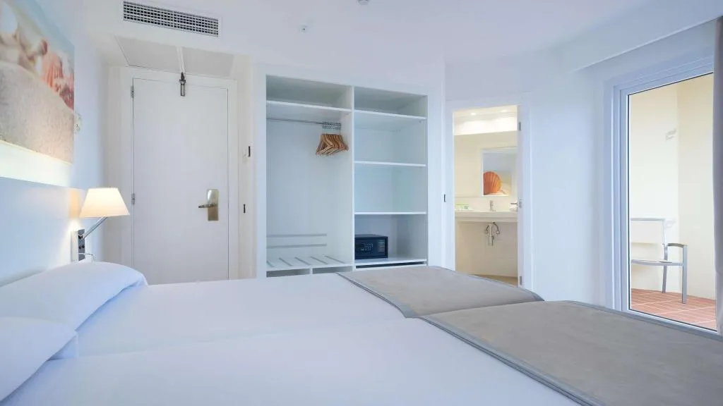 DOUBLE SINGLE USE TWO BEDS Room, THB Maria Isabel, Majorca