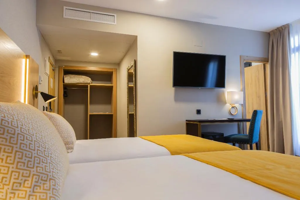 TWIN WITH TERRACE Room, Zentral Mayoral, Madrid