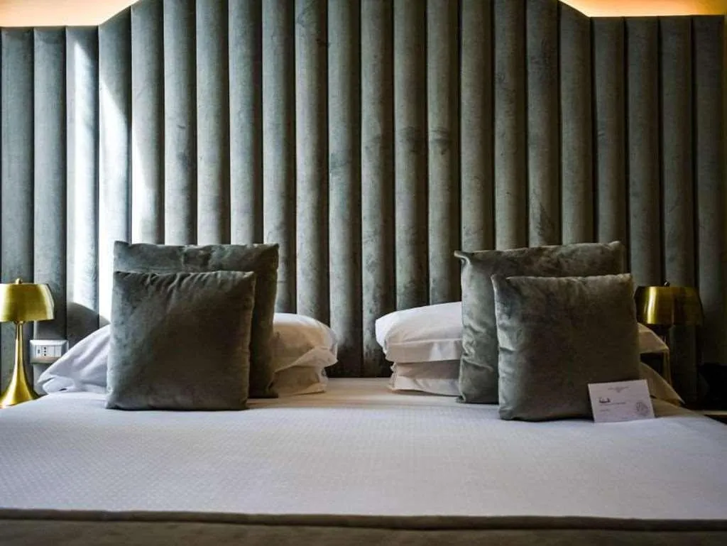 Room, Antico Albergo del Sole al Pantheon, Rome
