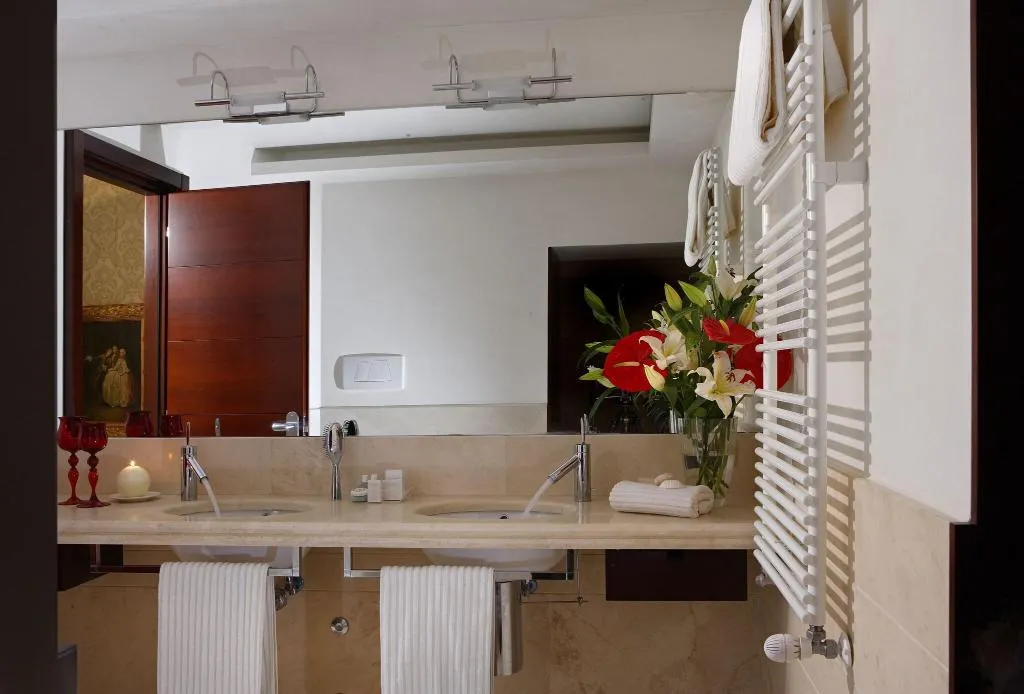 SUITE KING SIZE BED Room, Ruzzini Palace, Venice