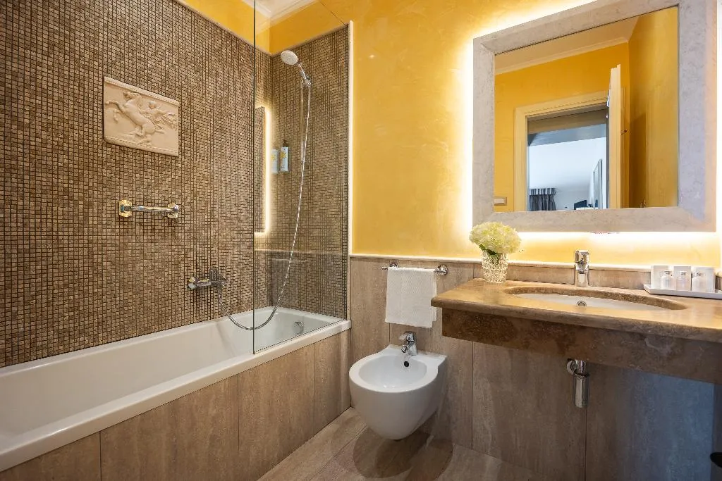 DOUBLE SUPERIOR Room, Forum, Rome