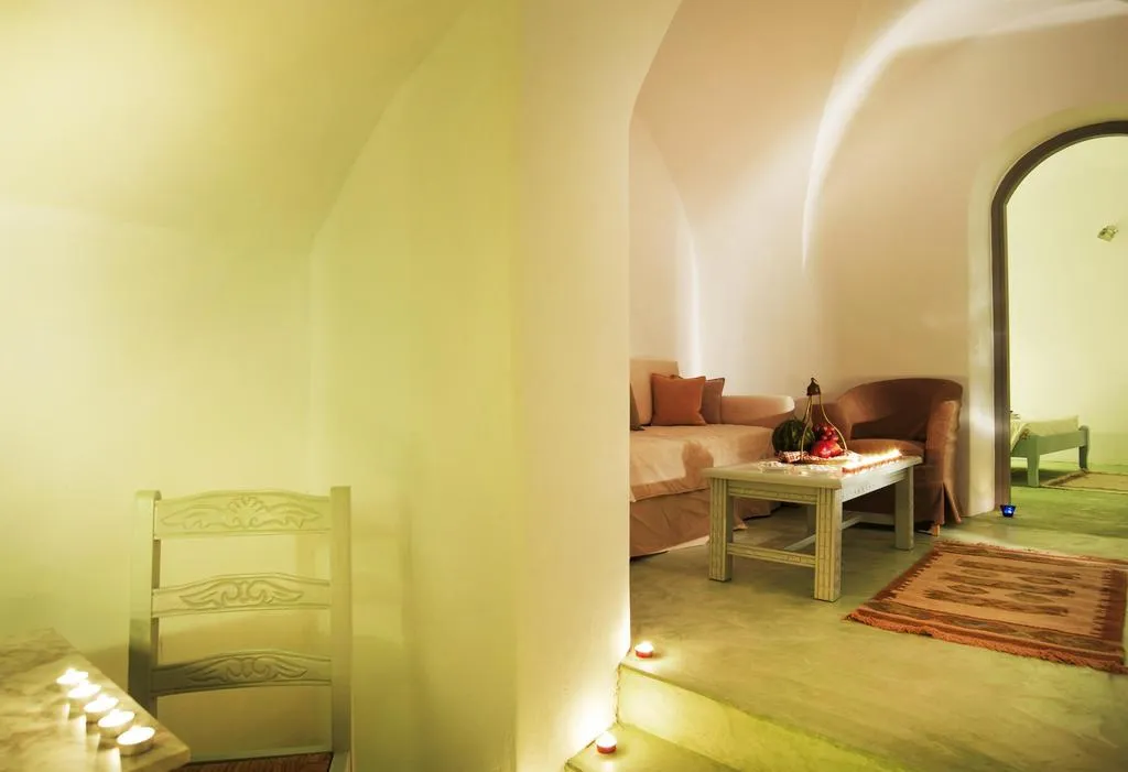 SUITE STANDARD Room, Markezinis Suites, Santorini