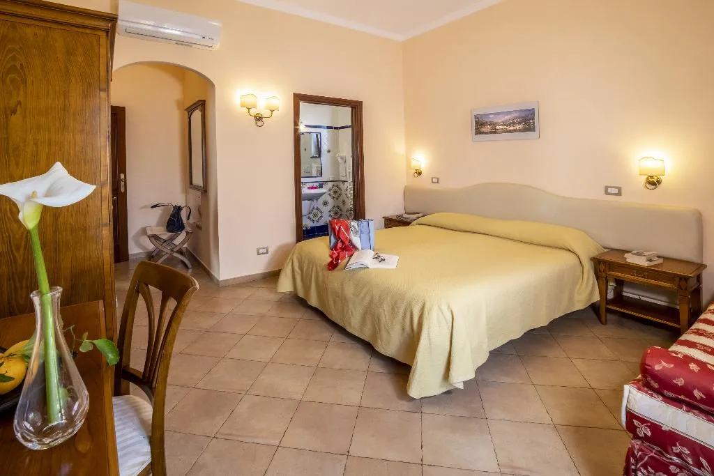 Double or Twin COMFORT Room, Il Roseto Resort, Naples