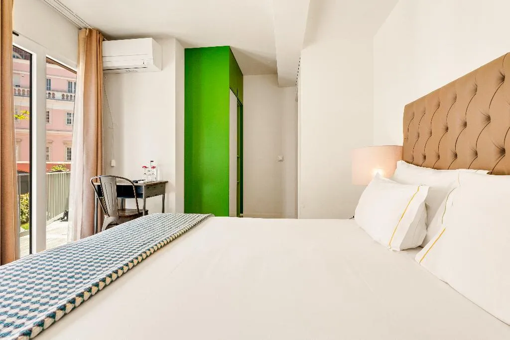 DOUBLE SUPERIOR WITH DOUBLE BED Room, Jardim Da Lapa By Shiadu, Lisbon